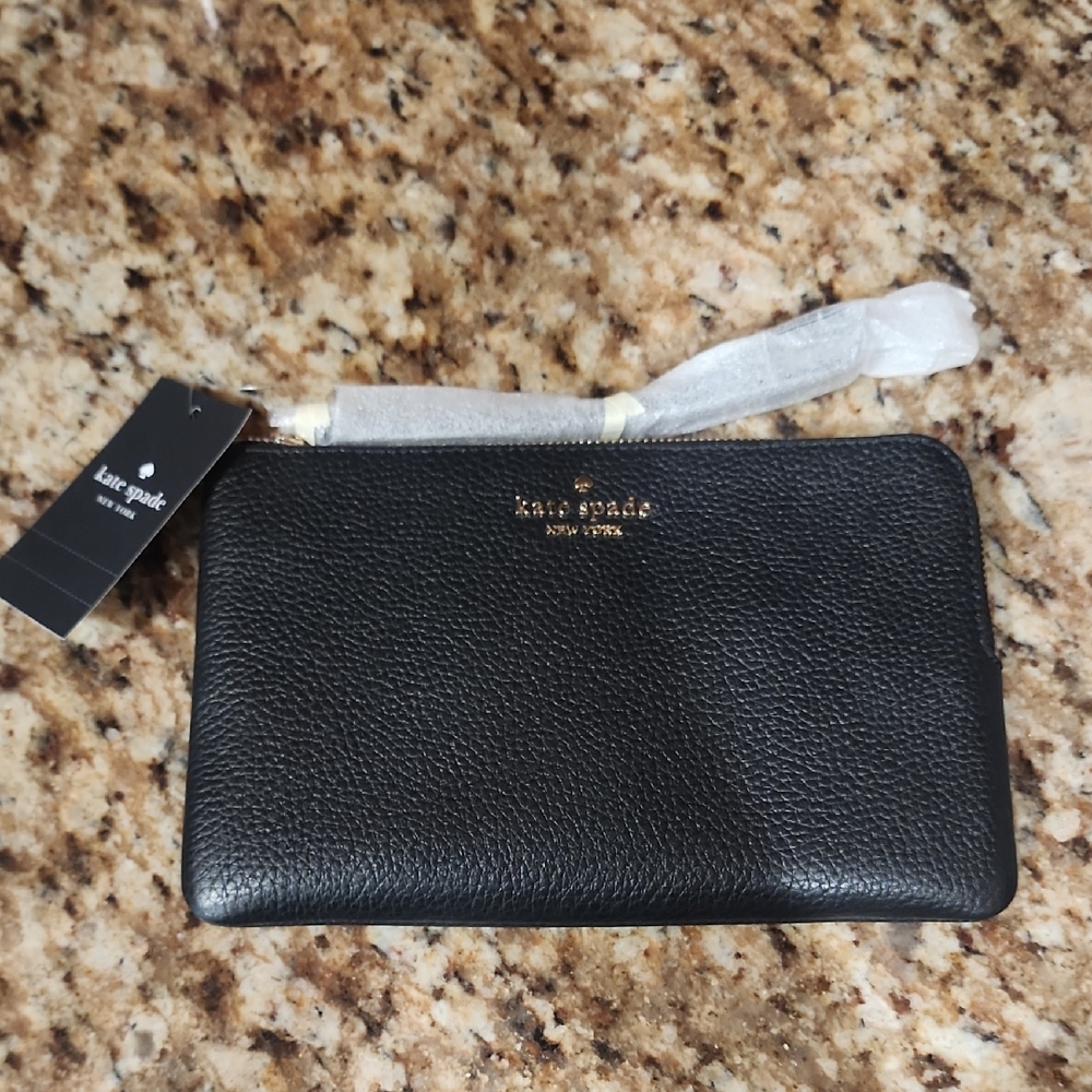 Kate Spade NWT! Black Pebbled Leather Wristlet Retail $139!